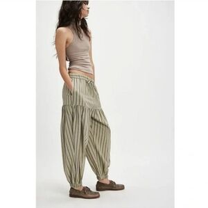 #246- Free People Country Ellie Barrel Pants Nwot